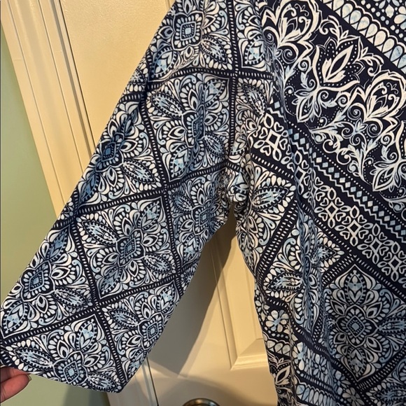 Alfred dunner Navy and White Patterned Women's Top 1X - Picture 3 of 4